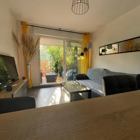 Agreable T2 Traversant Rdc Avec Terrasse + Balcon+ Parking 2 Places Montpellier Exterior foto