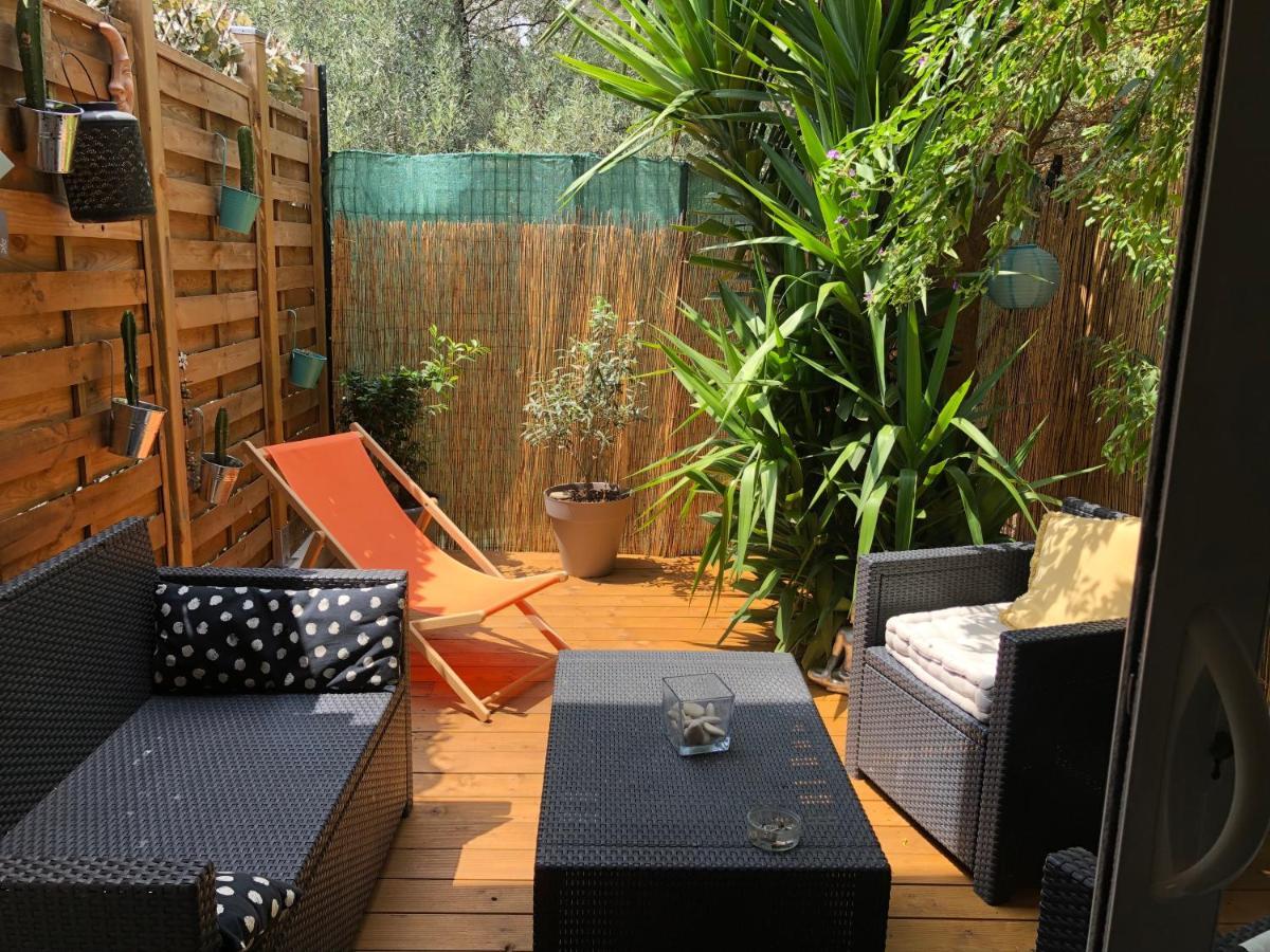 Agreable T2 Traversant Rdc Avec Terrasse + Balcon+ Parking 2 Places *