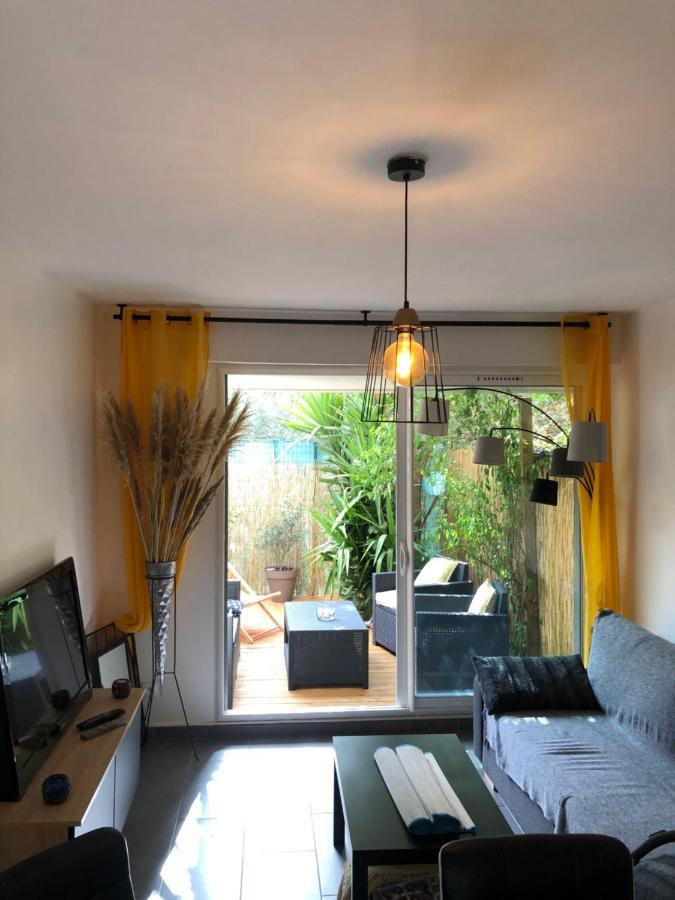 Apartment Agreable T2 Traversant Rdc Avec Terrasse + Balcon+ Parking 2 Places
